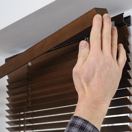 How to fit a venetian blind