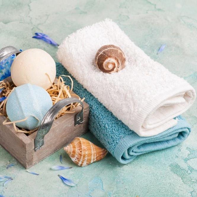 Seaside styling: How to add a nautical theme to your bathroom using window blinds